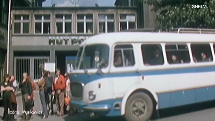 Jaká byla doprava za komoušů? Auto měli jen vyvolení a MHD jen kvetla!