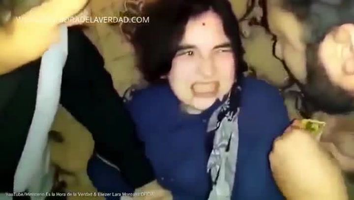Hluboký hlas, syčení a nelidské skřeky. Uniklo další video z vymítání ďábla!