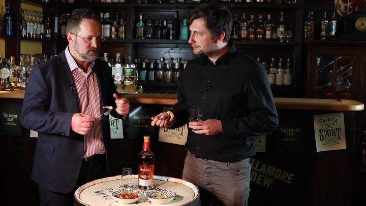 Panák a krevety: Vyzkoušeli jsme 5 nejlepších kombinací whisky a jídla!