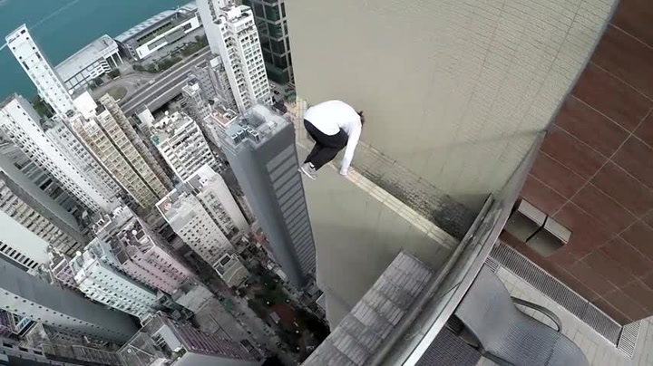 Z toho jde mráz po zádech! Ruský mladík riskuje život kvůli dávce adrenalinu