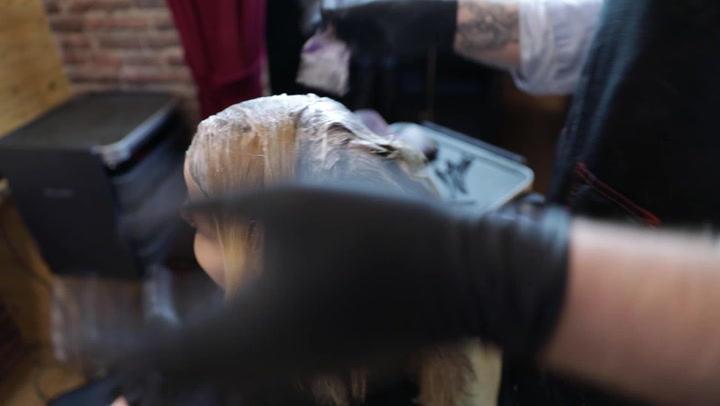 Na proměnu dorazila maminka s dcerou. Obě po zákroku našich profíků nepoznáte!