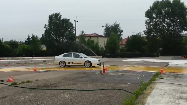 Nejsilnější Octavia na světě. Banda nadšenců stvořila sedmisetkoňové monstrum