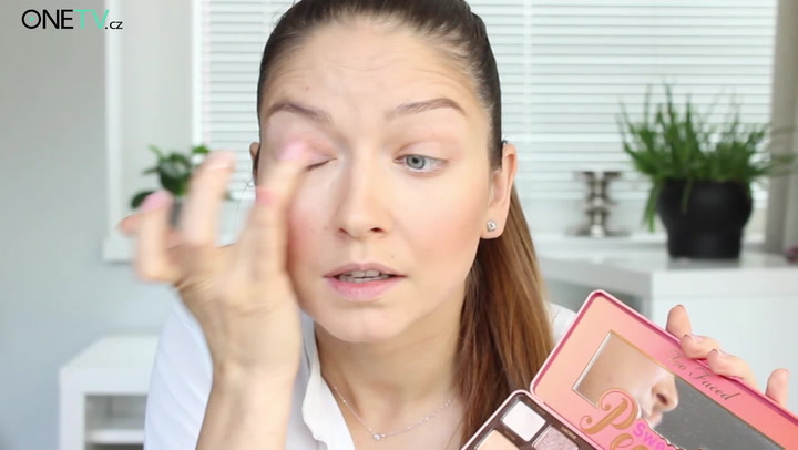 Geniální bleskové líčení: Stačí 10 minut a můžete vyrazit do světa!