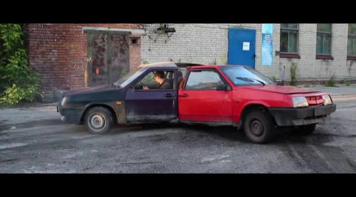 Rusové vyrobili vlastní obří fidget spinner. Stačilo rozřezat tři Ladovky