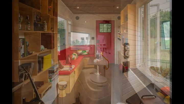 Nekonečná svoboda na cestách! Dřevěný domeček na kolech budete milovat