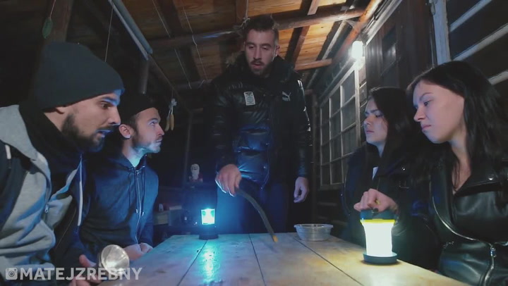 Co se může přihodit když máte mejdan na chatě s youtuberem? Podívejte se na tohle vtipné hallowenské video