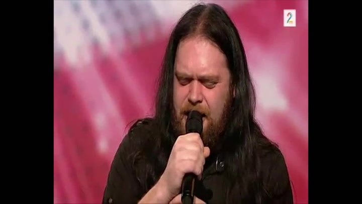 Tenhle metalista v Talentu řekl, že zazpívá Christinu Aguileru, všichni se mu smáli. Ale rychle přestali!