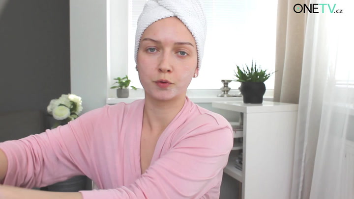 Dokonale vyhlazená pleť jen za pár minut! Mechanický peeling podle vizážistky celebrit!