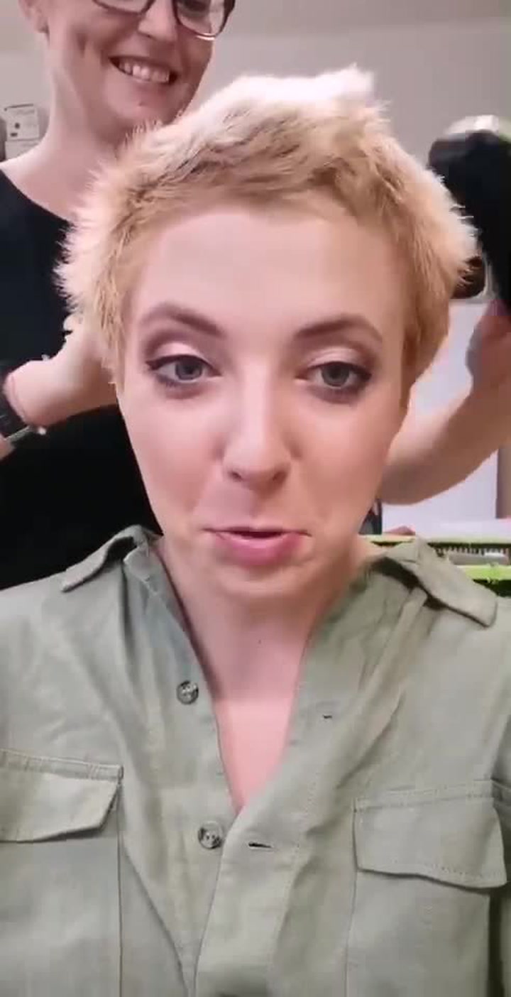 Dojemná chvíle v Ordinaci: Anna Slováčková se raduje, že už zase může před kameru ve vlastních vlasech