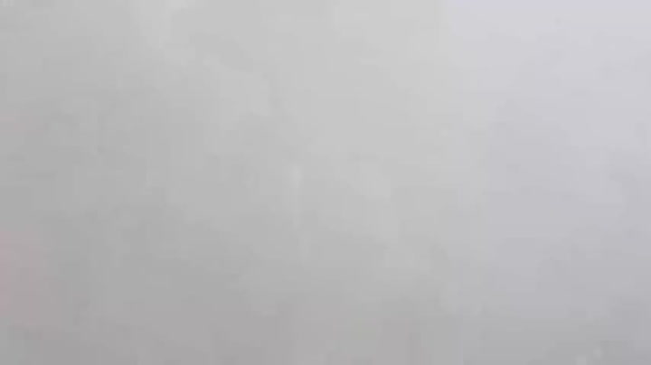 Dva blázni se nechali „uhasit“ obřím hasičským Boeingem. Podruhé tuhle hloupost nezopakují…