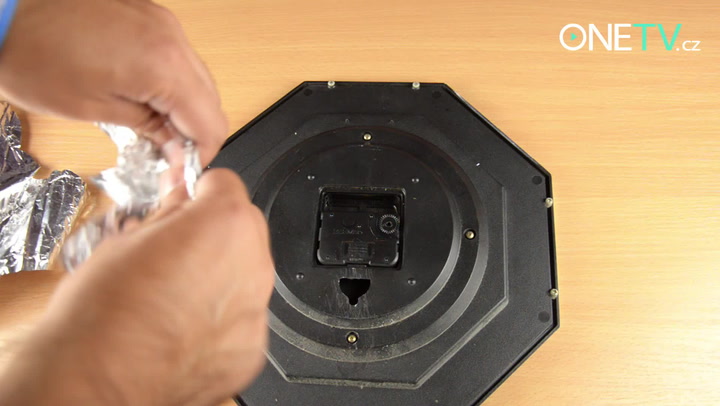 Odvěký problém s baterkami vyřešen jednou provždy! Tenhle geniální nápad vám změní život!