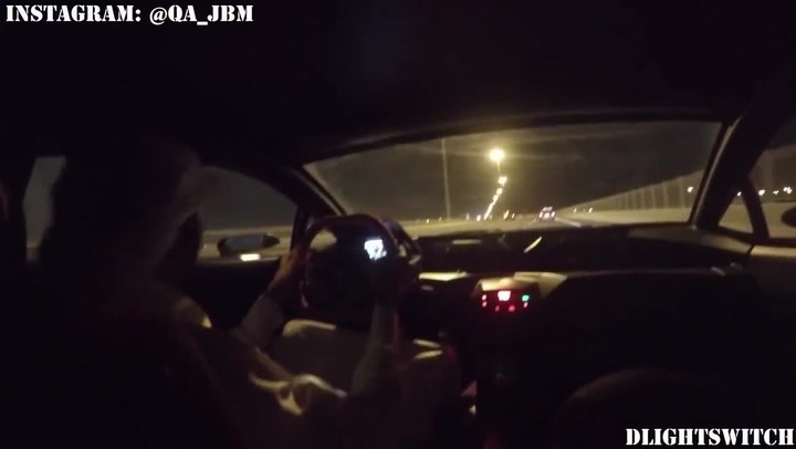 Milovníci rychlosti oněmí: Extrémně vzácné ilegální Lamborghini se prohánělo po silnicích