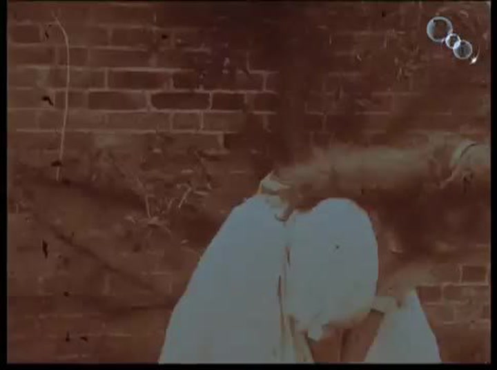Podívejte se na první filmovou verzi Alenky v říši divů z roku 1903! Bude vás strašit ve snech