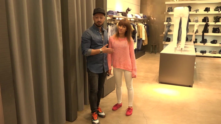 Jak správně nosit džínovinu a co už je úplně out? Stylista slavných vám poradí!