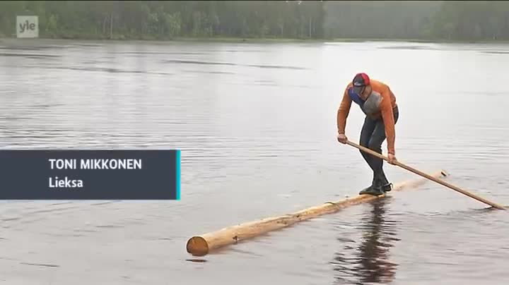 Finové jsou hodně zvláštní národ. Neuvěříte, čím se baví na rozbouřené řece!