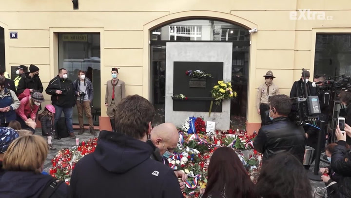 Co pro vás znamená 17. listopad? Odpověděli nám kolemjdoucí, ale i rektor Tomáš Zima