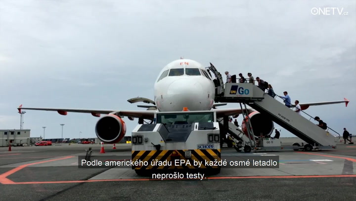 Proč by personál v letadle nikdy nepil tamní vodu z kohoutků? Obsahuje salmonelózu i vajíčka hmyzu