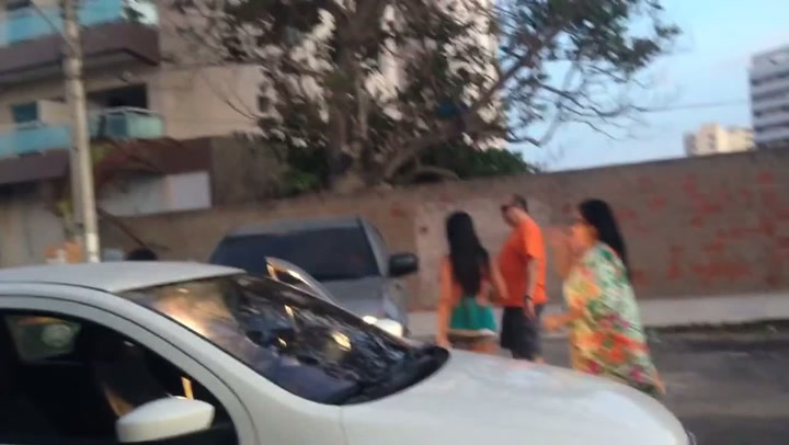 Strašlivý zločin na videu: Zloděj ukradne auto a pak se stane něco děsivého…