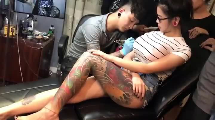 Tatér se pustil do prsaté krasavice, za minutu přišla infarktová situace!