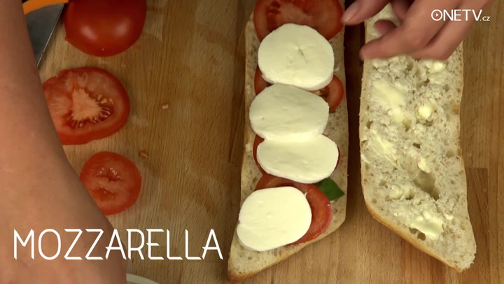 Na klasické bagety zapomeňte! Tady je recept na zdravé italské panini!