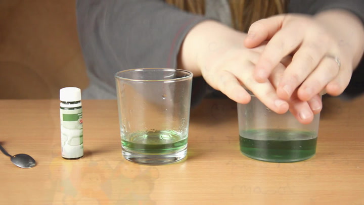 Zajímavý experiment: Podle tohoto geniálního triku zjistíte, zda se vám v mrazáku nekazí jídlo!
