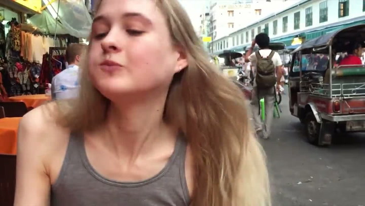 Nic pro slabé žaludky: Neuvěříte, co tahle modelka na posezení snesla!