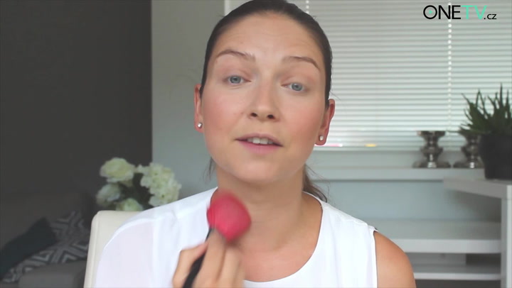 Chcete dokonalé líčení na svatbu? Nezapomeňte, že dlouhotrvající make-up má svá pravidla!