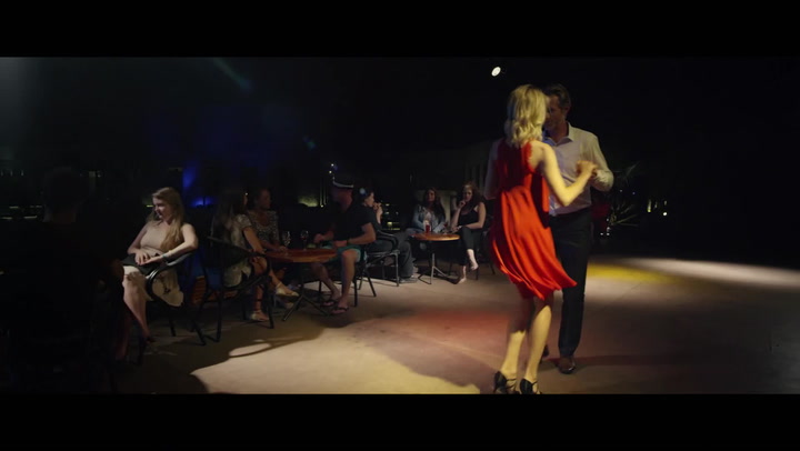 Neuvěřitelný tanec Jiřího Langmajera! Podívejte se na další ukázky z letní komedie Seznamka!