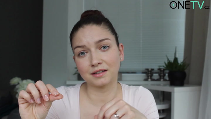 Co dělat s kosmetikou, aby co nejdéle vydržela? Máme pro vás 7 tipů od vizážistky celebrit!