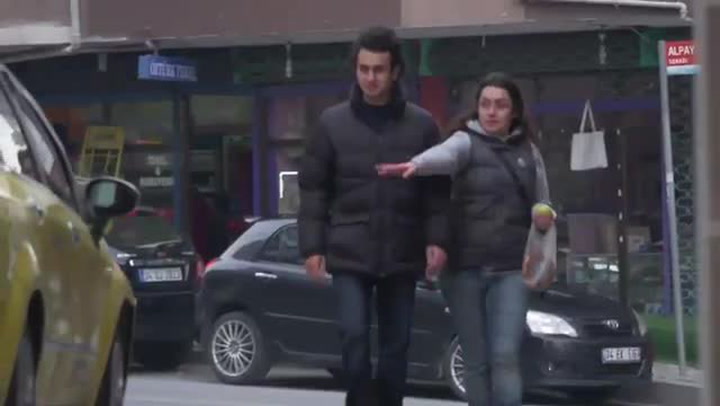 Přátelé neslyšícího kluka se domluvili a přichystali mu překvapení, které ho dohnalo k slzám!