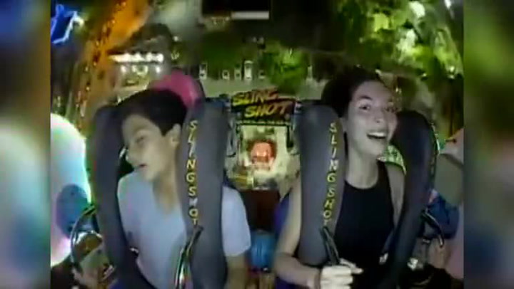 Sestra vzala malého bráchu na adrenalinovou atrakci. Videem, které vzniklo, se baví internet!