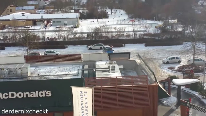 I policisté se chtějí bavit. Video z německého parkoviště se stalo virálním hitem!