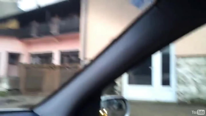 Jako Jacksonova měsíční chůze! Internet se baví na dalším neuvěřitelným opilcem