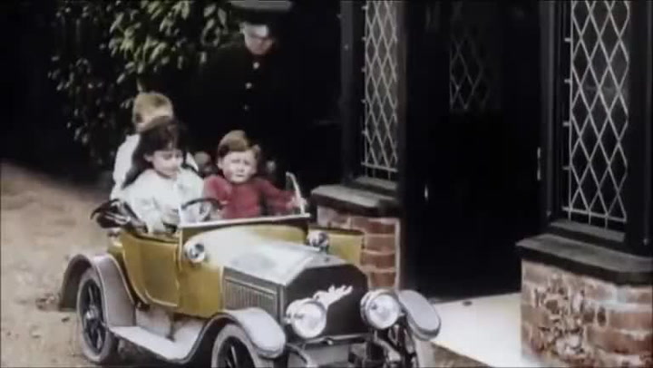 Tohle je jako stroj času! Podívejte se na barevné záběry Berlína z roku 1900