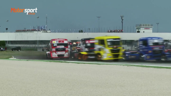 Takhle bojují tahače: Frankie se musel o body v Misanu porvat