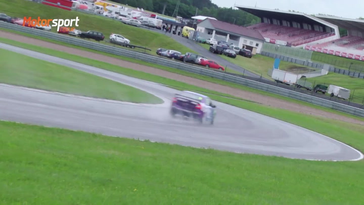 Neohrožená závodnice Olga Lounová a gentlemani