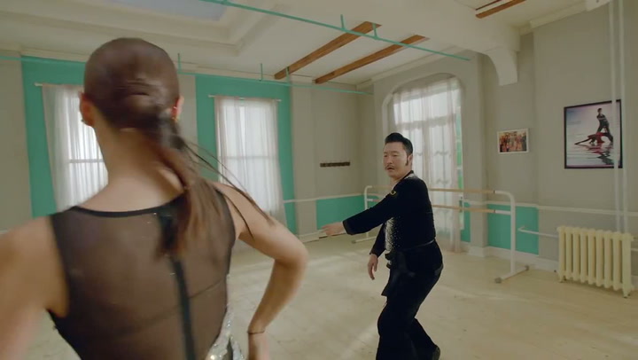 Rapper PSY má venku nový song a klip. Proměnil se v něm v nechutného fotříka!