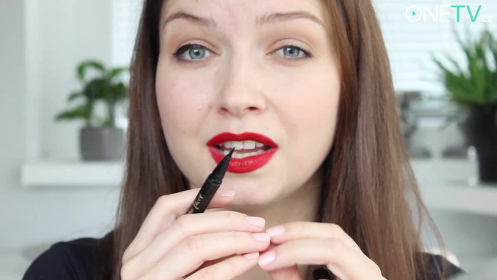 Velký TEST fixových linek na oči: Vizážistka celebrit pro vás vyzkoušela, které jsou nejlepší!