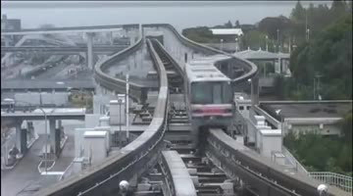 Tohle video je pastva pro oči! Podívejte se, jak fungují automatické výhybky pro vlaky v Japonsku!