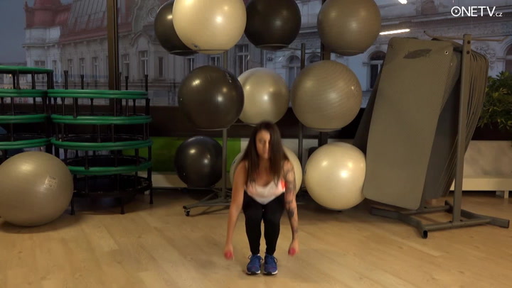 Ranní trénink na 5 minut vás hodí do formy: Začněte s hubnutím do plavek už zítra!