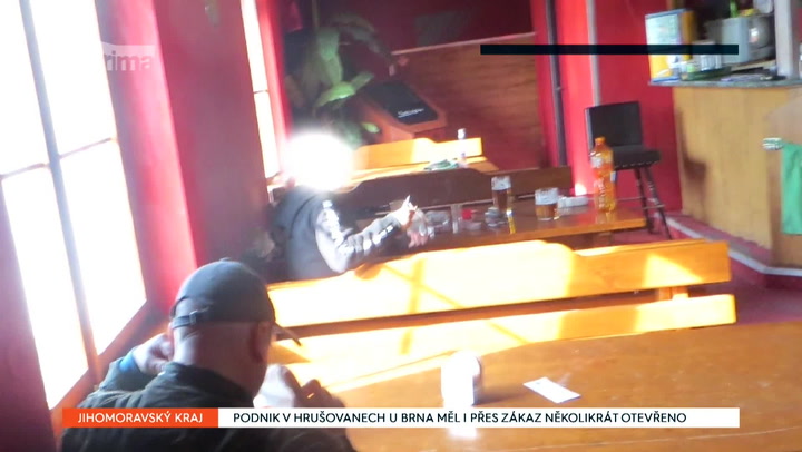 U Brna porušili zákaz vycházení a popíjeli v hospodě