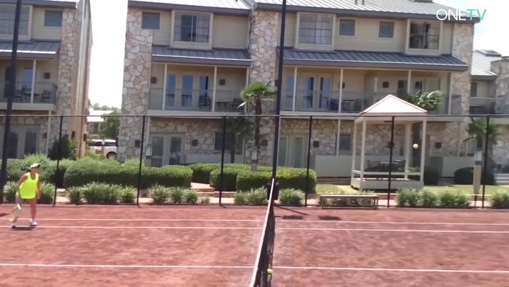 Podívejte, jak to dopadá, když si staří hrají na mladé!