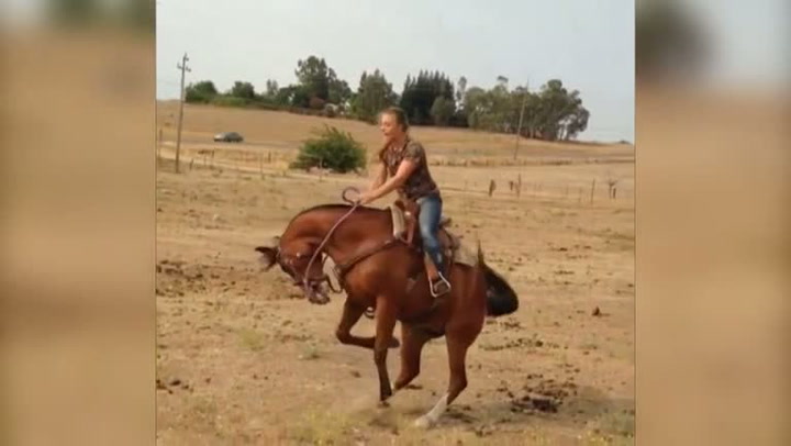 Jak to dopadá, když se nechováte ke koni hezky? Takhle!