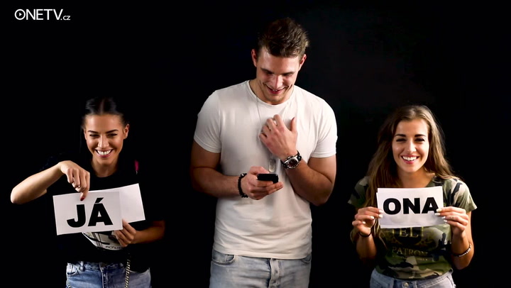 Pornodvojčata Dellai v otevřeném rozhovoru: Orgasmy nepředstíráme, ale v soukromí jsme jako jeptišky