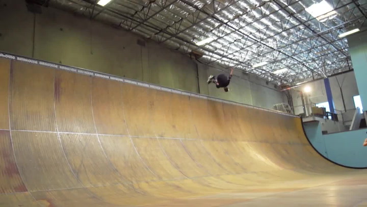 Prošedivělá legenda Tony Hawk zkusila po 17 letech zopakovat svůj nejslavnější trik. Jak to dopadlo?