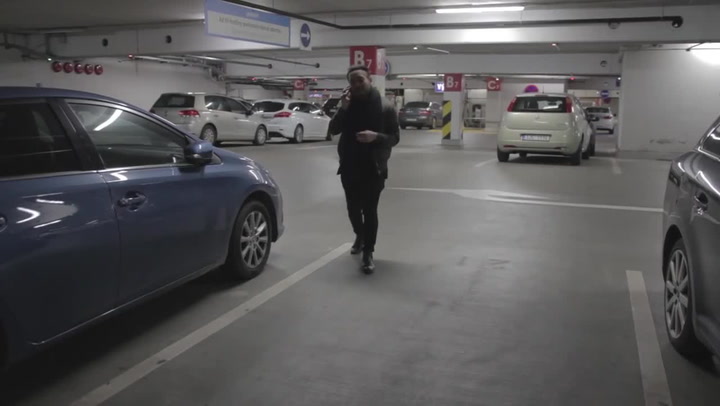 Víte jaké to je být PODPANTOFLÁKEM? Video od českých youtuberů je hitem internetu