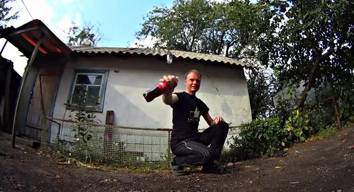 Z lahve coly je raketa! Tohle je mnohem silnější exploze než s Mentos!