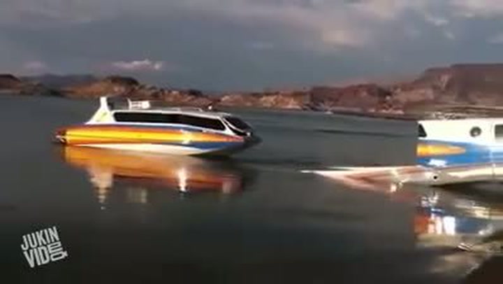 Už to vypadalo, že tohle divné auto skončí ve vodě. Pak se stalo něco neuvěřitelného!
