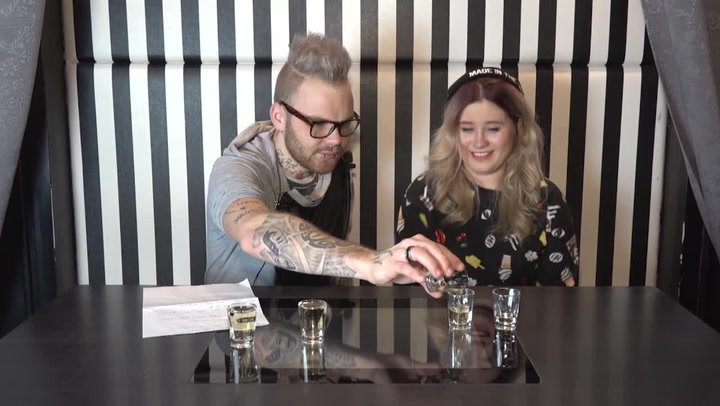 Tak trochu jiná talkshow: Jednu z nejvýraznějších českých zpěvaček zradil při rozhovoru žaludek, tohle musíte vidět!