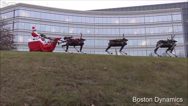 Hororový Santa! Až děti uvidí tyhle děsivé soby, budou se v noci bát usnout!